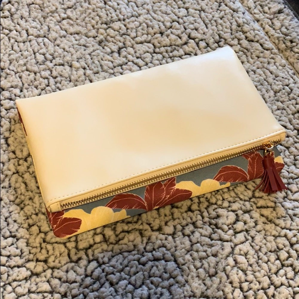 Floral clutch